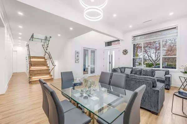 Surrey, BC V3V 7G5,8958 139a ST