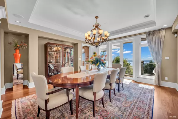 2495 Hudson CT West Vancouver, BC V7S 3J2