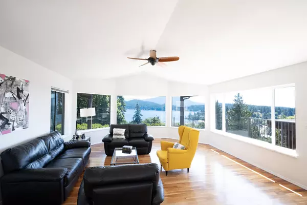 Gibsons, BC V0N 1V0,485 Abbs RD