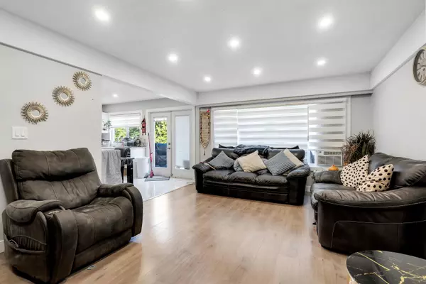 1677 Eastern DR, Port Coquitlam, BC V3C 2T5