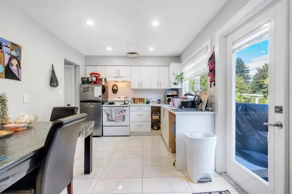 Port Coquitlam, BC V3C 2T5,1677 Eastern DR