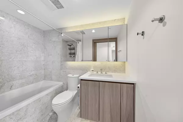 89 Nelson ST #1804 Vancouver, BC V6Z 0E7