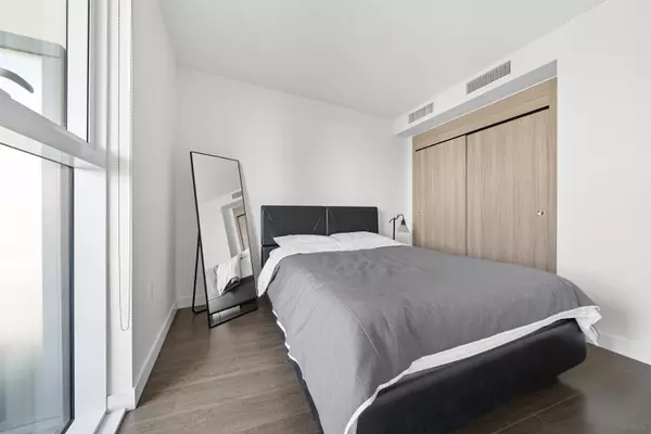 89 Nelson ST #1804 Vancouver, BC V6Z 0E7