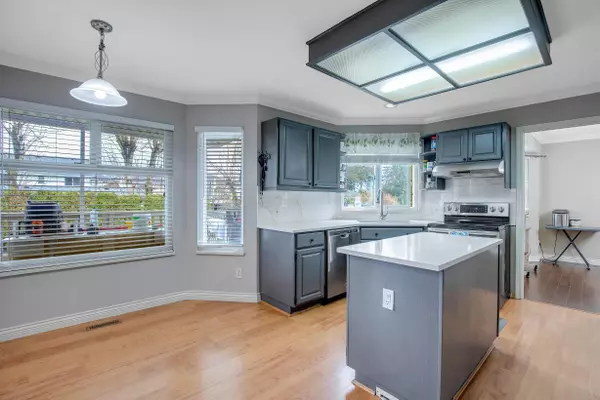 Surrey, BC V3W 0E3,6960 143a ST