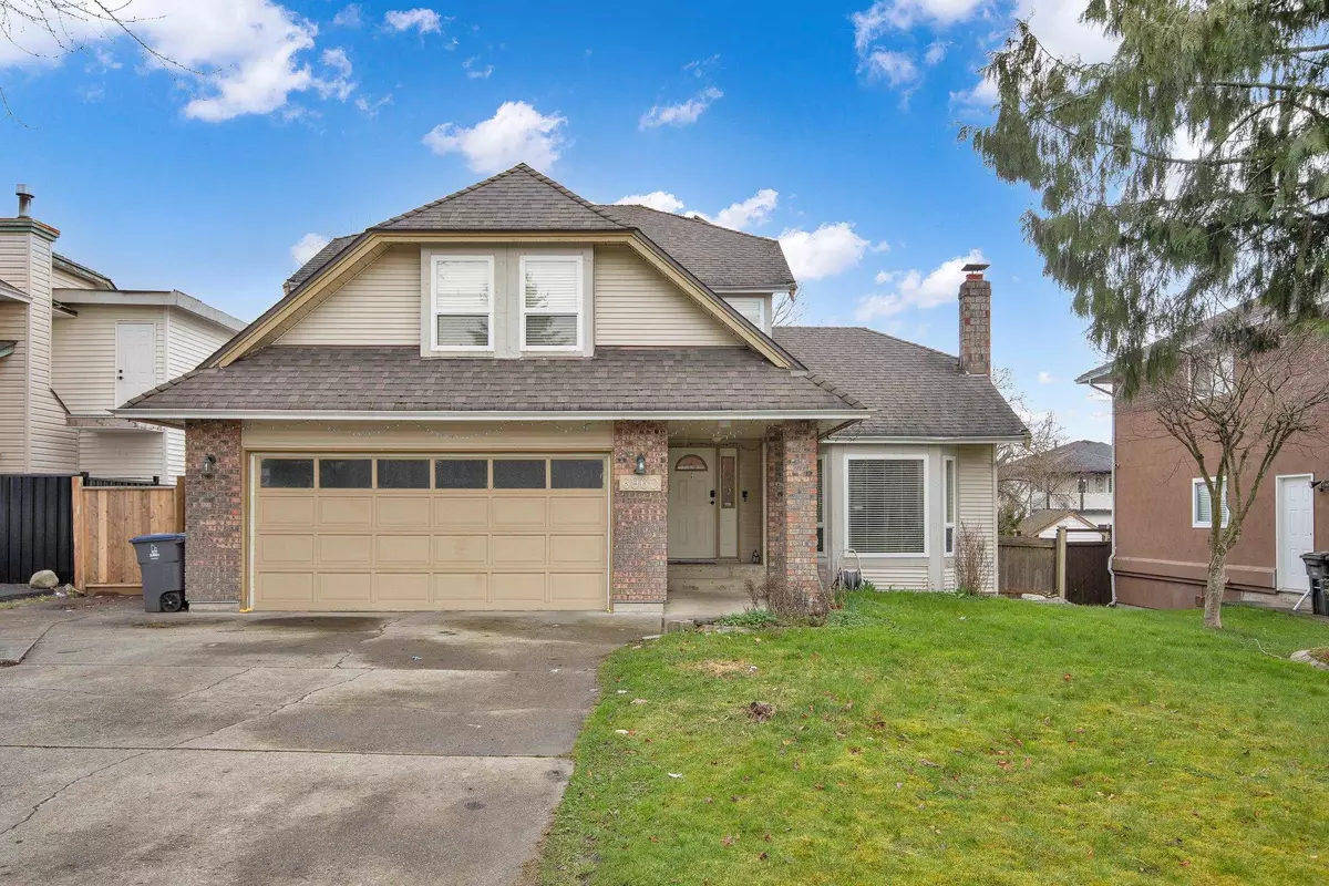 Surrey, BC V3W 0E3,6960 143a ST