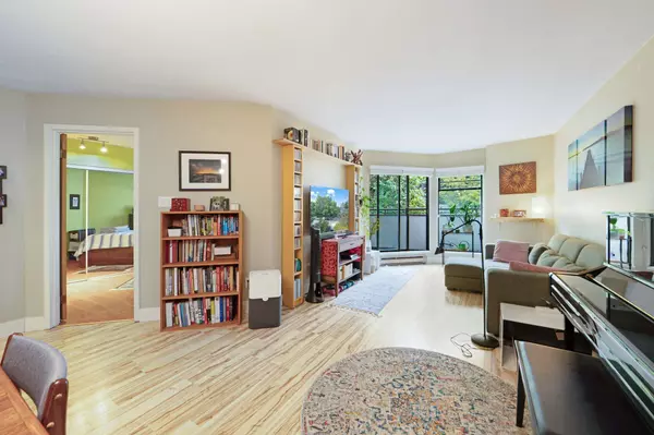 2222 Prince Edward ST #210, Vancouver, BC V5T 4M6