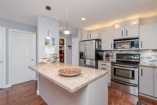 5474 198th ST #409, Langley, BC V3A 1G2