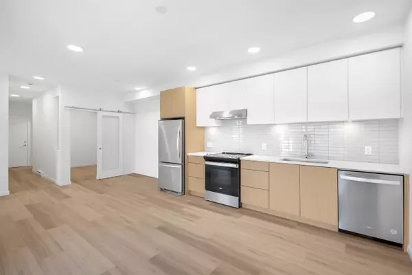 Squamish, BC V8B 0C4,37994 Second AVE #400