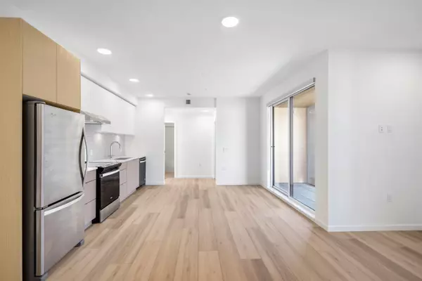 Squamish, BC V8B 0C4,37994 Second AVE #400