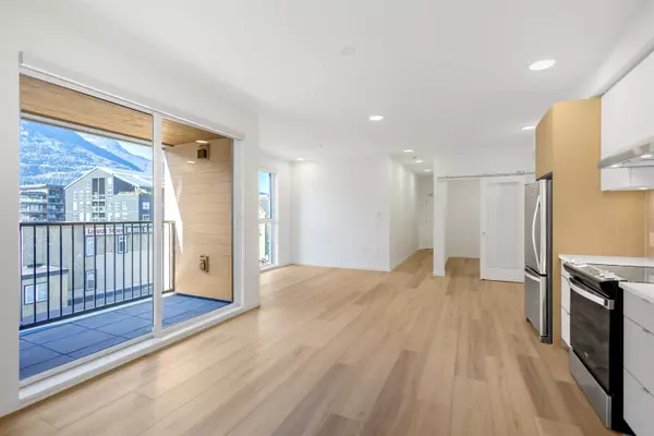 Squamish, BC V8B 0C4,37994 Second AVE #400