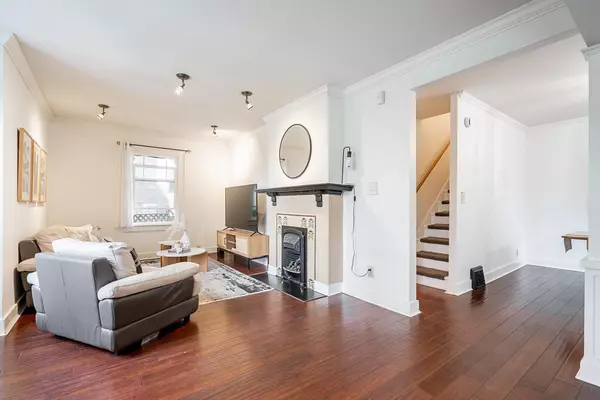 New Westminster, BC V3M 3K3,202 Seventh ST
