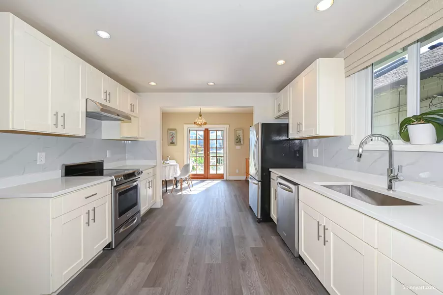 2696 W 42nd AVE, Vancouver, BC V6N 3G5