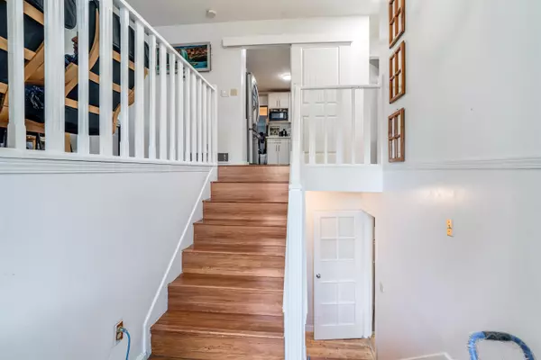 Surrey, BC V3W 6T4,7147 129a ST