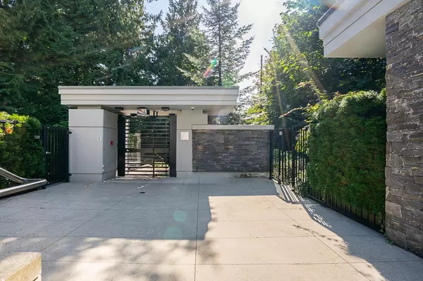 West Vancouver, BC V7T 1M3,988 Keith RD #101