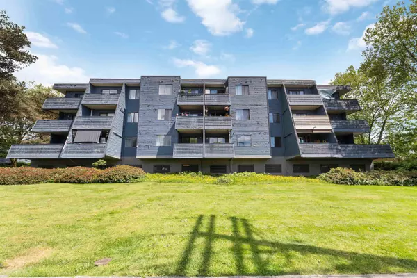 Surrey, BC V3S 1N4,17661 58a AVE #104