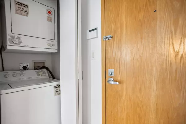 1288 W Georgia ST #2503 Vancouver, BC V6E 4R3