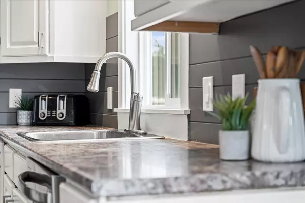 5855 Carter RD Chilliwack, BC V2R 3K1