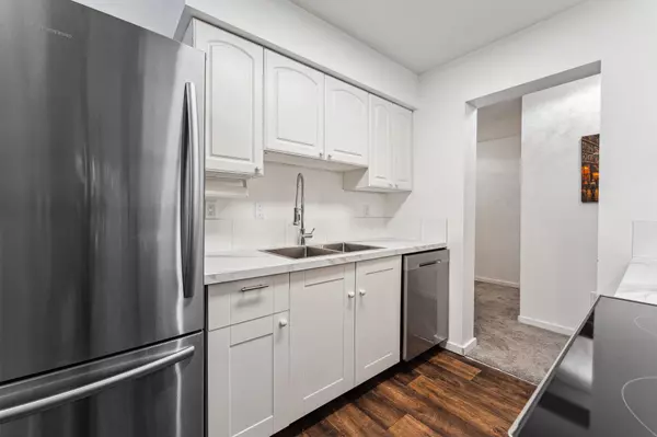 Richmond, BC V7C 3K8,6651 Lynas LN #212