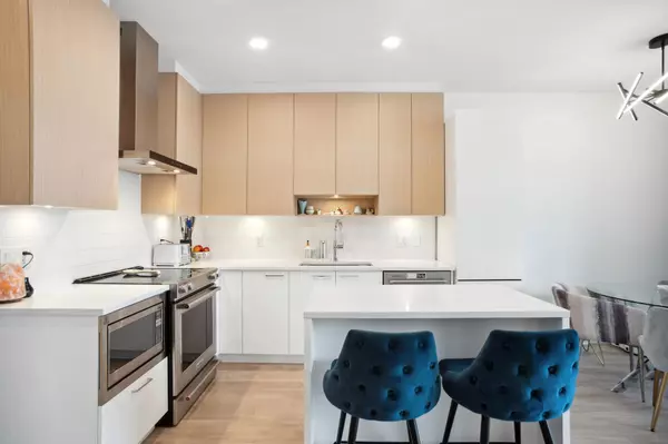 Burnaby, BC V3N 0H9,7599 15th ST #420