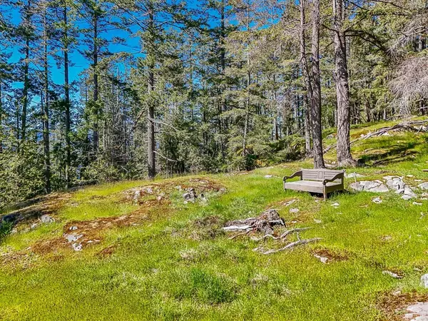 Bowen Island, BC V0N 1G2,1795 Emily LN