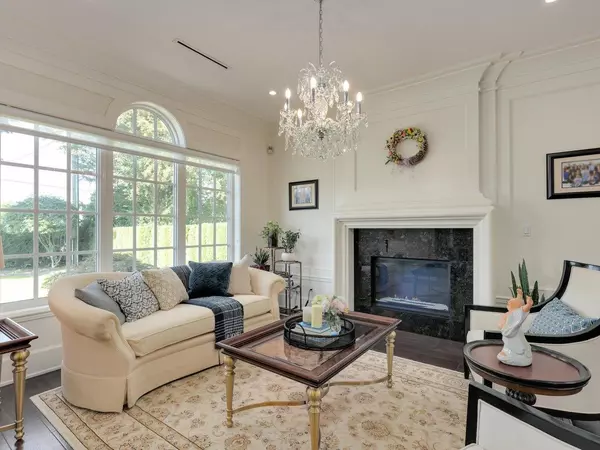 Delta, BC V4K 2H4,5064 Fenton DR