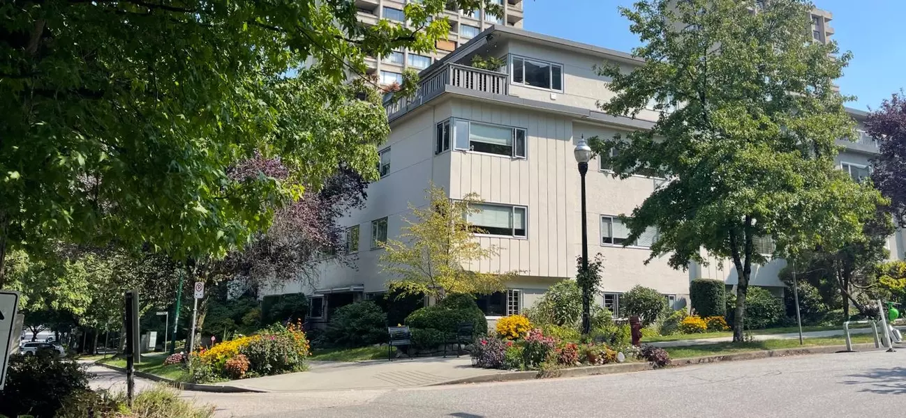 1050 Jervis ST #210, Vancouver, BC V6E 2C1