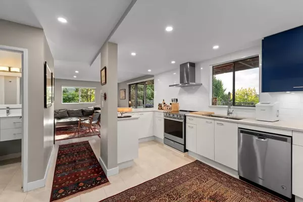 North Vancouver, BC V7L 1B5,330 E 1st ST #407