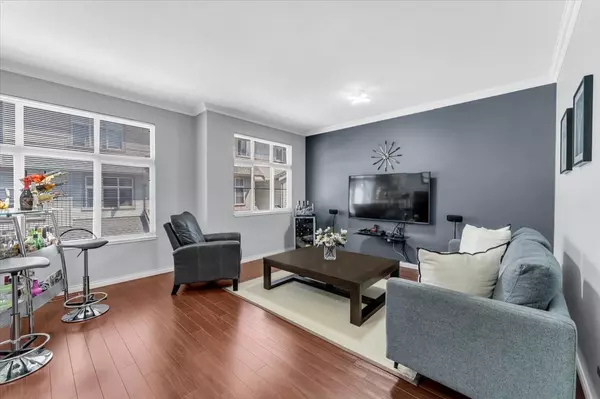 Surrey, BC V3W 1S1,7518 138 ST #7