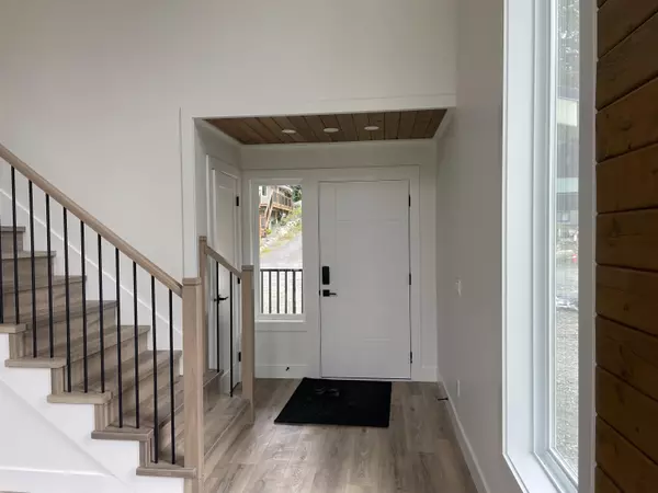 Sunshine Valley, BC V0X 1L5,71423 Grove BLVD