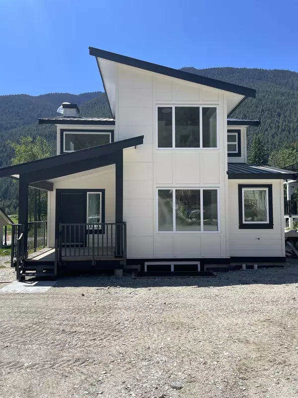 Sunshine Valley, BC V0X 1L5,71423 Grove BLVD