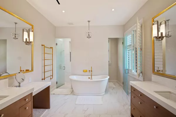 5912 Churchill ST Vancouver, BC V6M 3H5