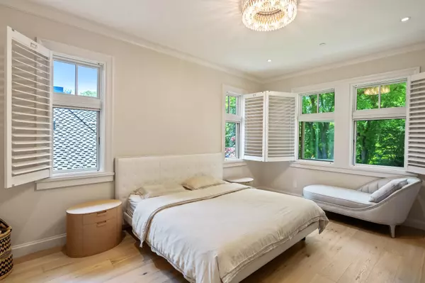 5912 Churchill ST Vancouver, BC V6M 3H5