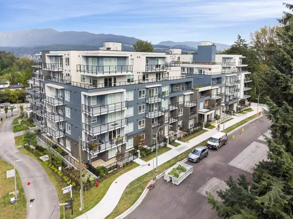 Port Moody, BC V3H 2E6,2002 St. George ST #103