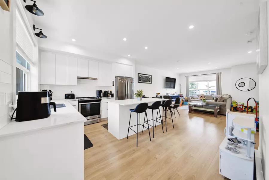 19255 Aloha DR #10, Surrey, BC V4N 6T8