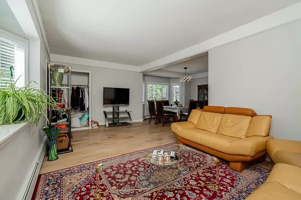 Vancouver, BC V6K 1X4,3099 W 6th AVE