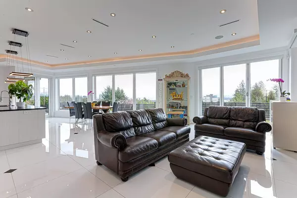 West Vancouver, BC V7T 1J8,808 Esquimalt AVE