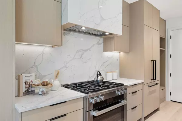 Vancouver, BC V6K 2X8,3036 W 14th AVE #2