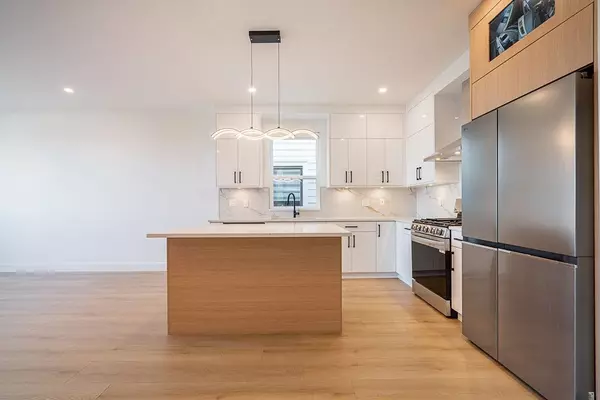 Surrey, BC V3Z 0T3,16693 16 AVE #101