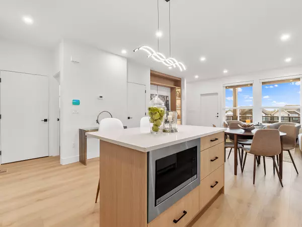 Surrey, BC V3Z 0T3,16693 16 AVE #101