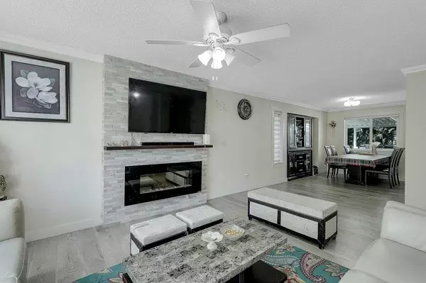 Surrey, BC V3W 9B3,8063 138a ST