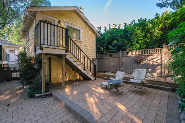White Rock, BC V4B 3S6,1350 Everall ST
