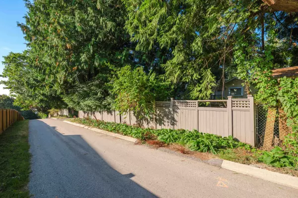 White Rock, BC V4B 3S6,1350 Everall ST