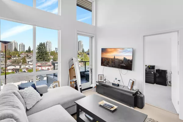 Burnaby, BC V3N 0H8,7588 16th ST #605