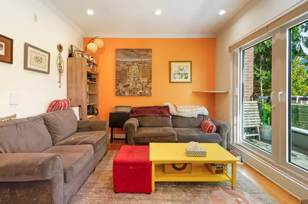 Vancouver, BC V5K 3N6,75 N Renfrew ST #201