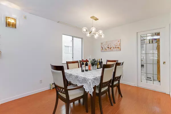 8006 Chester ST, Vancouver, BC V5X 3Y6