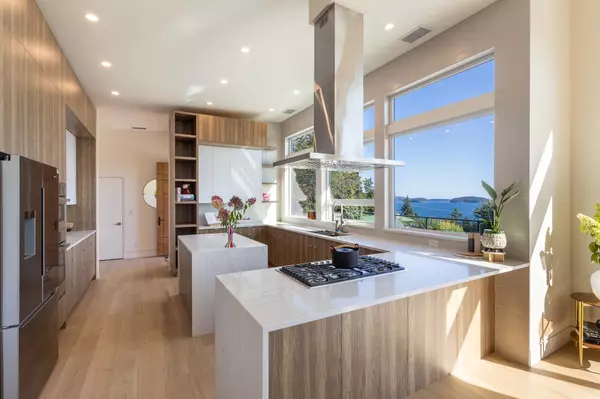 Gibsons, BC V0N 1V3,980 Gower Point RD