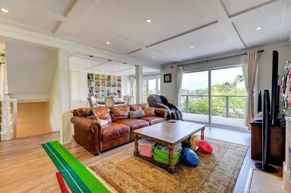 Vancouver, BC V6R 1G2,4333 Locarno CRES