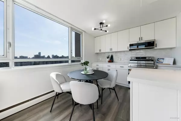 1850 Comox ST #2407 Vancouver, BC V6G 1R3