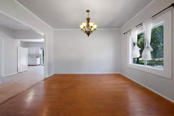 Maple Ridge, BC V4R 1J9,12323 248 St ST