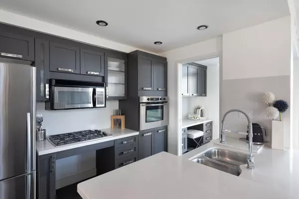 Vancouver, BC V6Z 3C7,1483 Homer ST #506